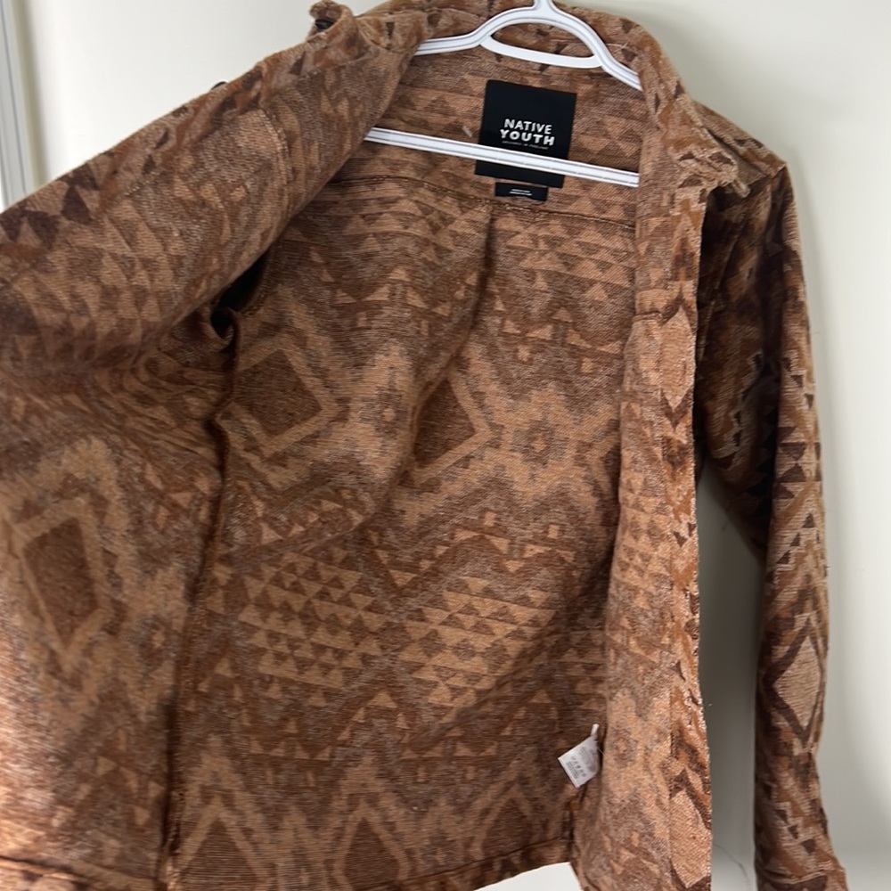 Native Youth Aztec Pattern Shacket Size Small - Picture 9 of 9